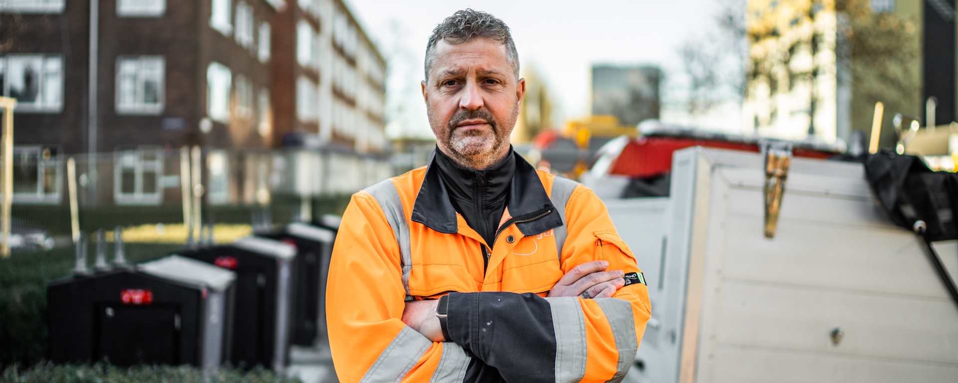 Medewerker Erik in de buitenruimte