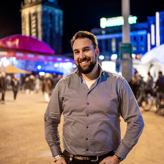 Medewerker Sil op de grote markt
