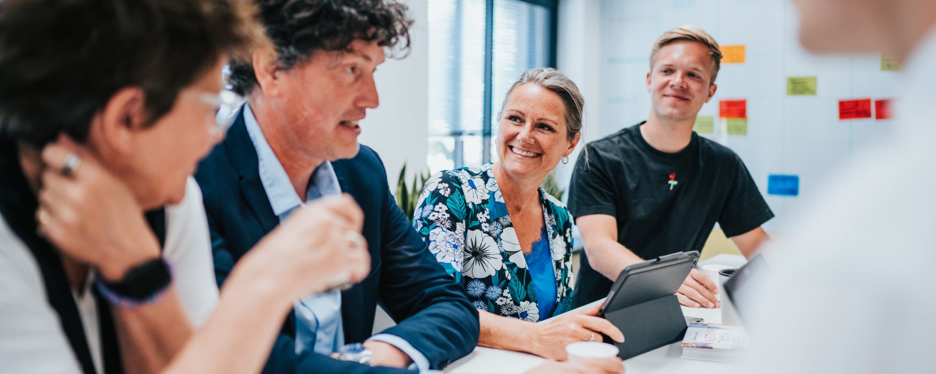 Verschillende collegas vergadering-2